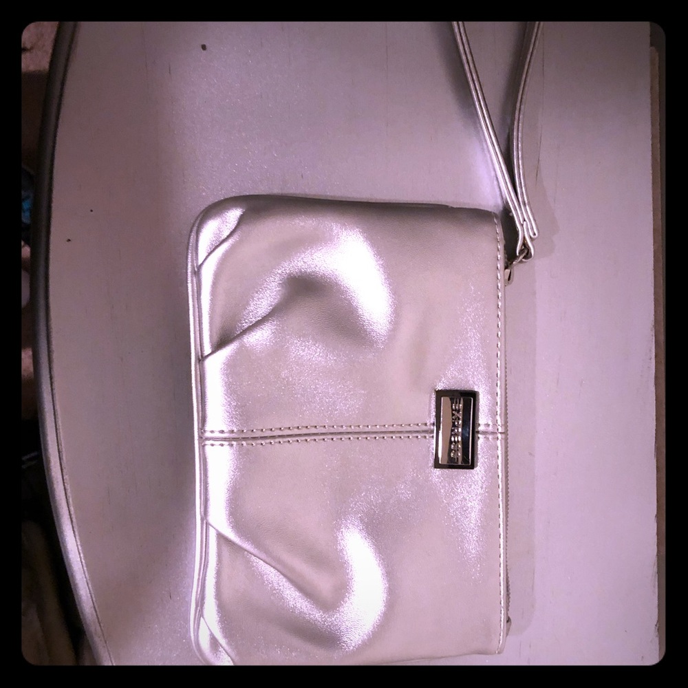 Express wristlet